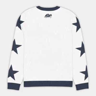 Women's streetwear sweater with vintage-alpine iconography and graphics of skiers on the slopes of Cortina, artistic and original design.