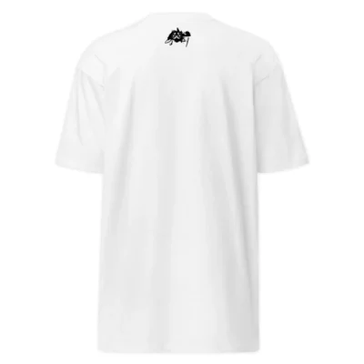 Men’s Zoo Ground T-shirt in 100% premium cotton featuring a stylized giraffe graphic and urban logo on a neutral background.