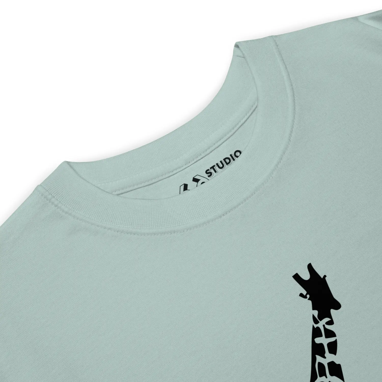 Men’s Zoo Ground T-shirt in 100% premium cotton featuring a stylized giraffe graphic and urban logo on a neutral background.