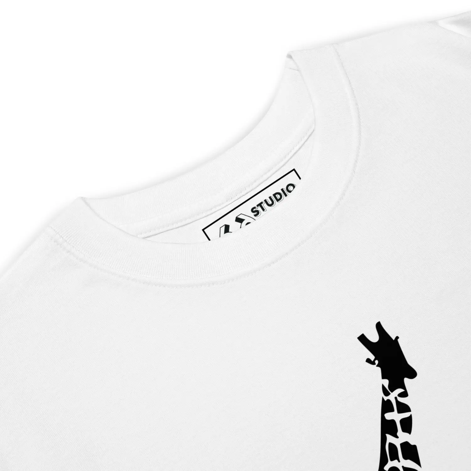 Men’s Zoo Ground T-shirt in 100% premium cotton featuring a stylized giraffe graphic and urban logo on a neutral background.