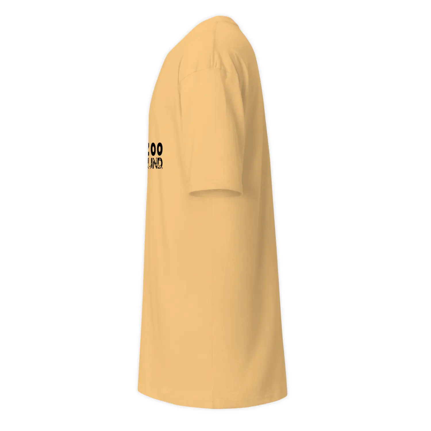 Men’s Zoo Ground T-shirt in 100% premium cotton featuring a stylized giraffe graphic and urban logo on a neutral background.